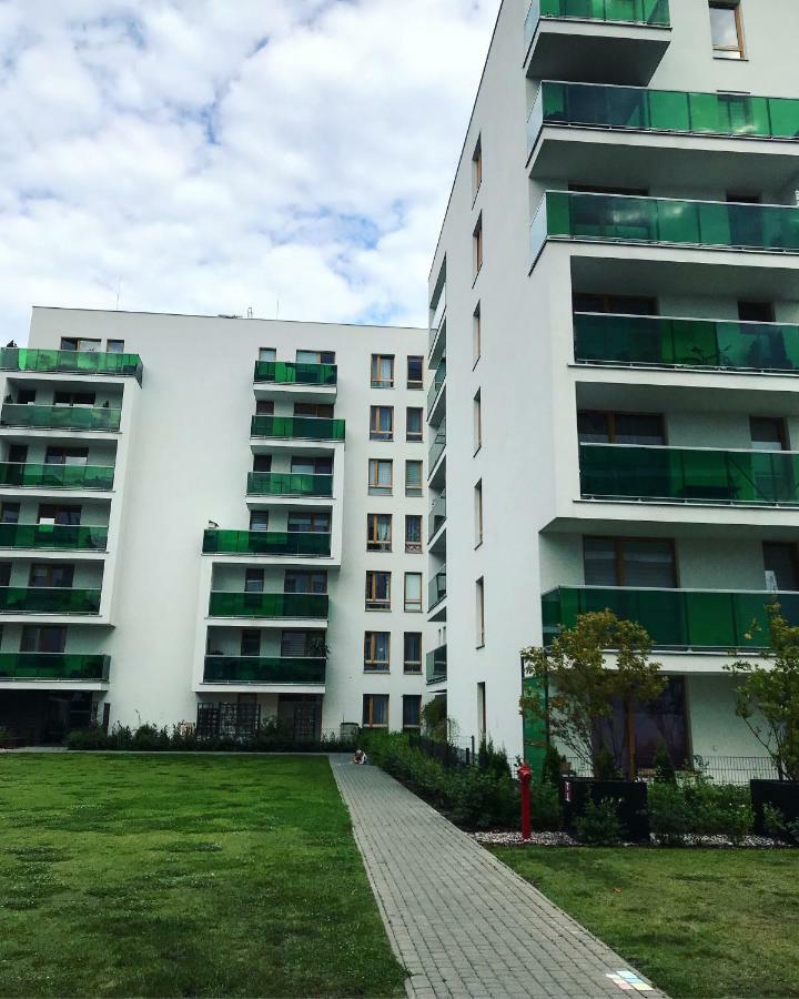 Shiraz Trio Apartament Warsaw Exterior photo